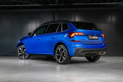Skoda Kamiq 1.5 TSI Monte Carlo — Petit SUV dynamique, 15'250 km seulement — Seitenansicht