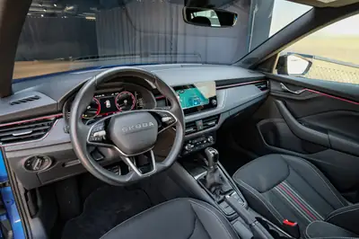 Skoda Kamiq 1.5 TSI Monte Carlo — Petit SUV dynamique, 15'250 km seulement — Miniatur 13