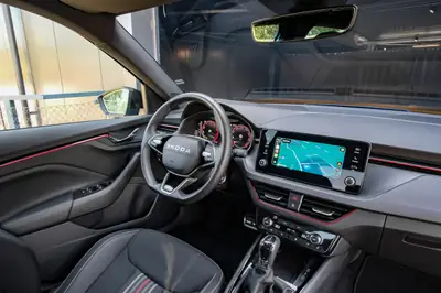 Skoda Kamiq 1.5 TSI Monte Carlo — Petit SUV dynamique, 15'250 km seulement — Miniatur 14