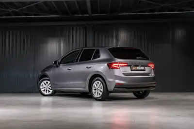 Skoda Fabia 1.0 TSI Selection DSG — Citadine économique avec garantie constructeur 5 ans — Seitenansicht