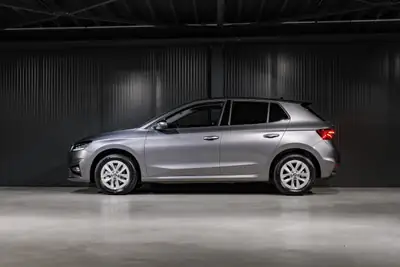 Skoda Fabia 1.0 TSI Selection DSG — Citadine économique avec garantie constructeur 5 ans — Miniatur 9