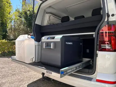 VW T6.1 California Beach — Aménagement camping premium, prêt à voyager — Miniatur 8