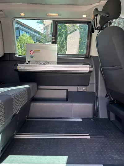 VW T6.1 California Beach — Aménagement camping premium, prêt à voyager — Miniatur 9