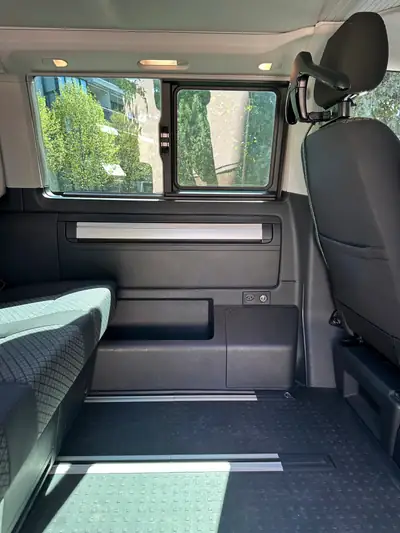 VW T6.1 California Beach — Aménagement camping premium, prêt à voyager — Miniatur 10