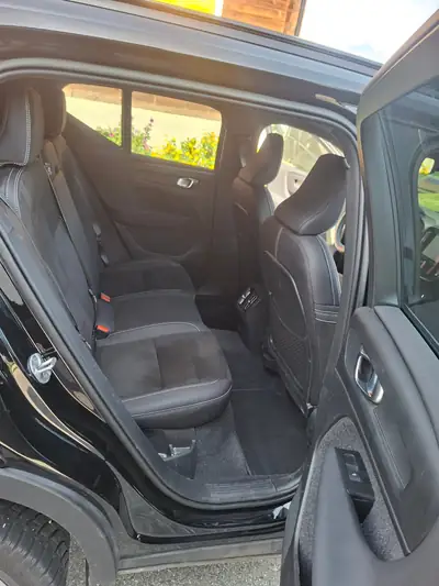 Volvo XC40 P6 Plus électrique — SUV premium 60 000 km, sans sinistre — Thumbnail 8