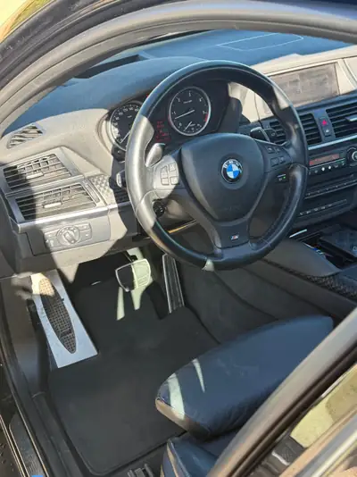 BMW X6 40d xDrive — SUV coupé diesel puissant, accident-free — Innenraum
