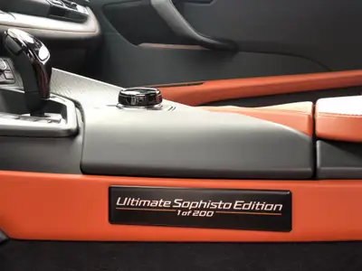 BMW i8 Ultimate Sophisto Edition — Hypercar hybride rechargeable, 16 000 km, édition limitée — intérieur