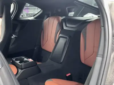 BMW i8 Ultimate Sophisto Edition — Hypercar hybride rechargeable, 16 000 km, édition limitée — Miniature 9
