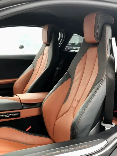 BMW i8 Ultimate Sophisto Edition — Hypercar hybride rechargeable, 16 000 km, édition limitée — Miniature 10