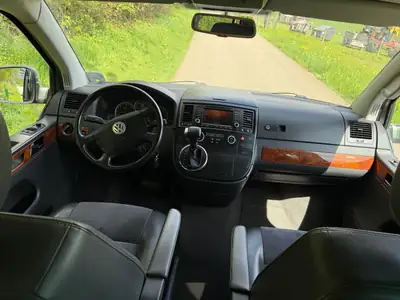 VW T5 2.5 TDI 174 Highline — Monospace diesel 7 places, sans sinistre — Detail