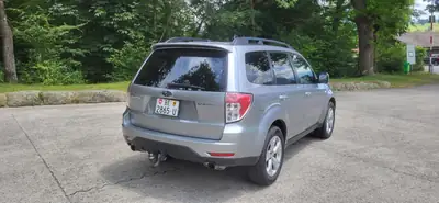 Subaru Forester 2.5 XT Comfort — SUV polyvalent, 230 ch et transmission automatique — arrière
