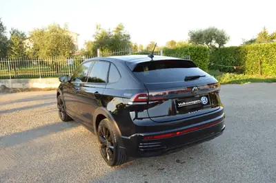 VW Taigo 1.0 TSI R-Line — Petit SUV urbain dynamique, toit panoramique et techno moderne — detail
