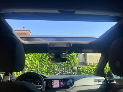 VW Taigo 1.0 TSI R-Line — Petit SUV urbain dynamique, toit panoramique et techno moderne — Thumbnail 14