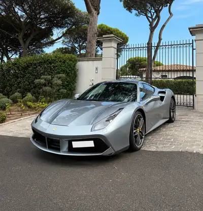 Ferrari 488 GTB — Supercar V8 670ch, Freins & Pneus Neufs, Approuvée Ferrari — vue extérieure