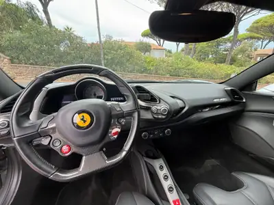 Ferrari 488 GTB — Supercar V8 670ch, Freins & Pneus Neufs, Approuvée Ferrari — Miniature 7