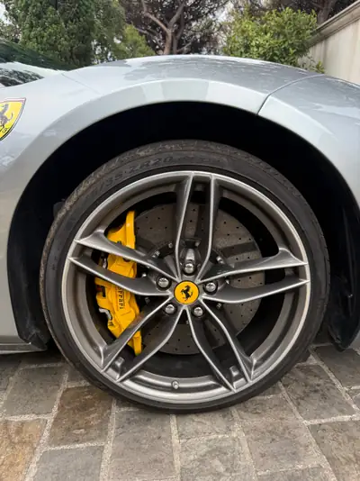 Ferrari 488 GTB — Supercar V8 670ch, Freins & Pneus Neufs, Approuvée Ferrari — Miniature 16