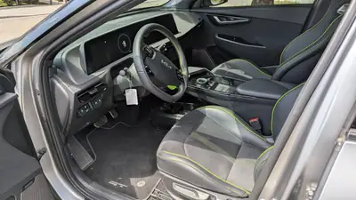 Kia EV6 77 kWh GT 4x4 — SUV électrique haute performance, 4 roues motrices — intérieur