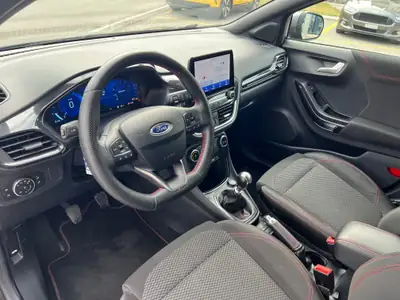Ford Puma 1.0 MHEV ST-Line — Compact hybride économe avec roues hiver incluses — cruscotto