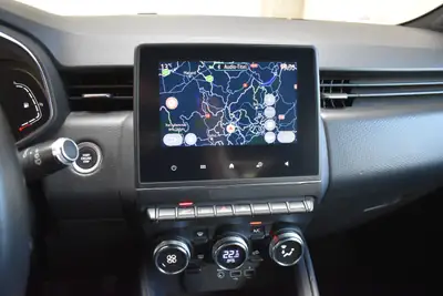 Renault Clio 1.0 TCe 100 Intens 2020 — Citadine économique, entretien Renault complet — Miniature 16