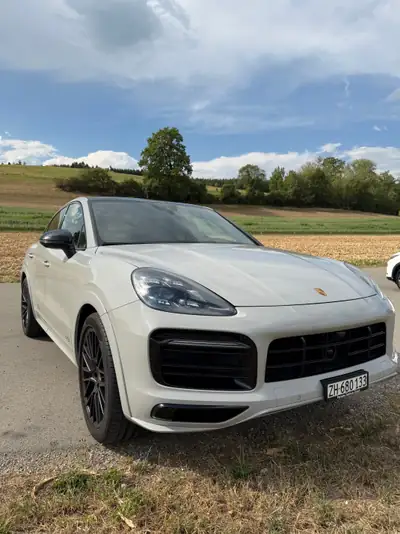 Porsche Cayenne 4.0 V8 GTS Coupé — SUV coupé haute performance, 56'000 km seulement — vista esterna
