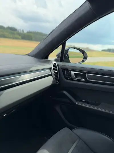 Porsche Cayenne 4.0 V8 GTS Coupé — SUV coupé haute performance, 56'000 km seulement — Miniatura 7