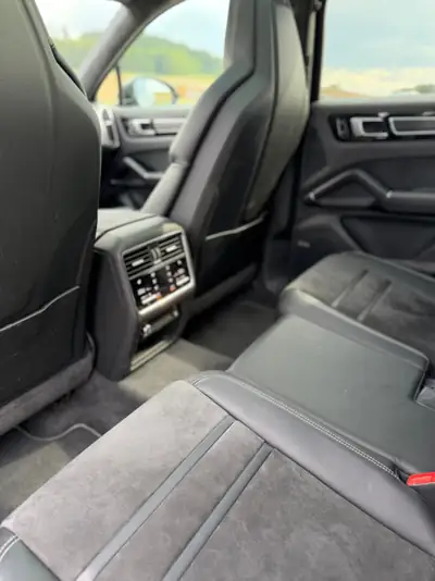 Porsche Cayenne 4.0 V8 GTS Coupé — SUV coupé haute performance, 56'000 km seulement — Miniatura 8