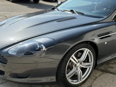 Aston Martin DB9 5.9 V12 — Chef-d'œuvre britannique, 34 500 km, parfait état — fianco