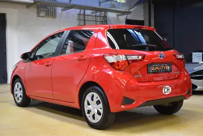 Toyota Yaris 1.5 VVT-i Hybrid — Citadine écologique et économique, 98'000 km — côté