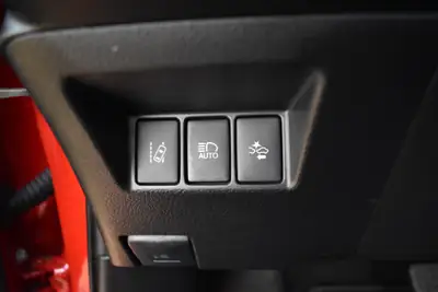 Toyota Yaris 1.5 VVT-i Hybrid — Citadine écologique et économique, 98'000 km — Miniature 19