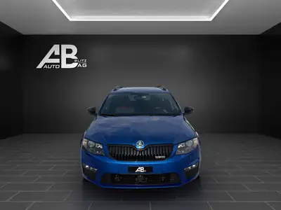 Skoda Octavia Combi RS 2.0 TDI — Break sportif diesel, entretien à jour — vue extérieure