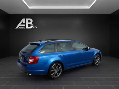 Skoda Octavia Combi RS 2.0 TDI — Break sportif diesel, entretien à jour — tableau de bord