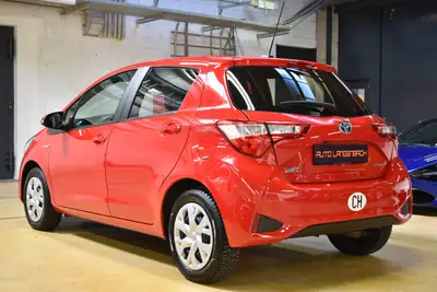 Toyota Yaris 1.5 Hybrid Comfort — Citadine écologique, première main, entretien neuf — arrière