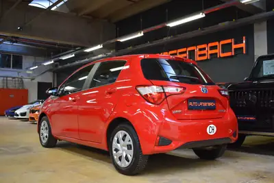 Toyota Yaris 1.5 Hybrid Comfort — Citadine écologique, première main, entretien neuf — Miniature 8