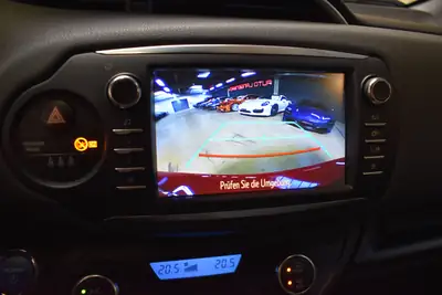 Toyota Yaris 1.5 Hybrid Comfort — Citadine écologique, première main, entretien neuf — Miniature 14