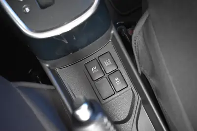 Toyota Yaris 1.5 Hybrid Comfort — Citadine écologique, première main, entretien neuf — Miniature 23