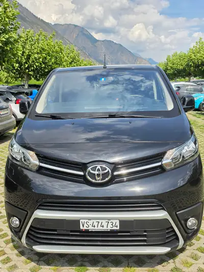 Toyota Proace Verso 2.0 D Family — Monospace 8 places fiable et spacieux — exterior view