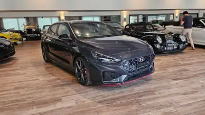 Hyundai i30 Fastback 2.0 T-GDi N — Sportive essence 280 ch, sièges baquets, 33'700 km — tableau de bord