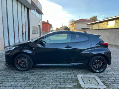 Toyota GR Yaris 1.6 Turbo Sport 4x4 — Performance compacte et polyvalence tous terrains — detail