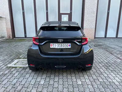 Toyota GR Yaris 1.6 Turbo Sport 4x4 — Performance compacte et polyvalence tous terrains — Thumbnail 8