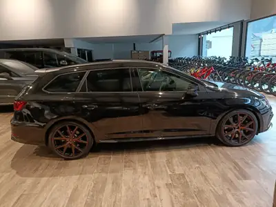 SEAT Leon ST Cupra R 300 ch — Familial sportif, 4WD DSG et 87'000 km — côté