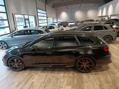 SEAT Leon ST Cupra R 300 ch — Familial sportif, 4WD DSG et 87'000 km — détail