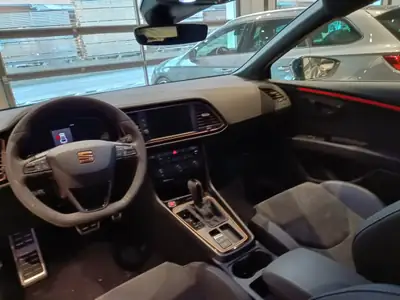 SEAT Leon ST Cupra R 300 ch — Familial sportif, 4WD DSG et 87'000 km — Miniature 8