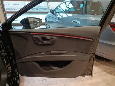 SEAT Leon ST Cupra R 300 ch — Familial sportif, 4WD DSG et 87'000 km — Miniature 13