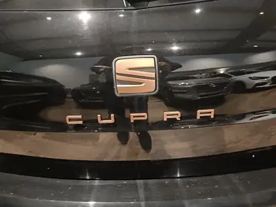 SEAT Leon ST Cupra R 300 ch — Familial sportif, 4WD DSG et 87'000 km — Miniature 16