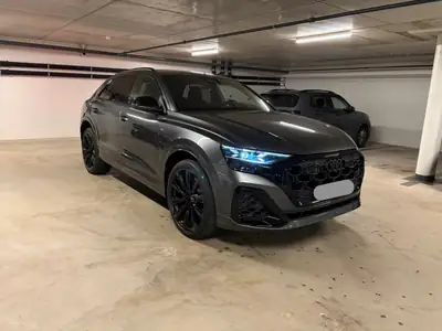 Audi Q8 3.0 TFSI e Quattro — SUV Premium Hybride Rechargeable, Barely Run — vue extérieure