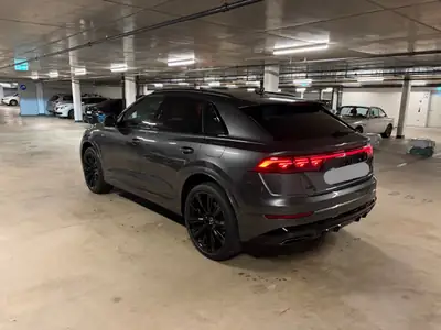 Audi Q8 3.0 TFSI e Quattro — SUV Premium Hybride Rechargeable, Barely Run — intérieur
