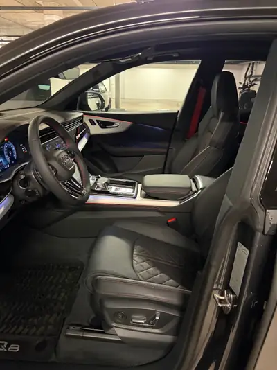 Audi Q8 3.0 TFSI e Quattro — SUV Premium Hybride Rechargeable, Barely Run — Miniature 7