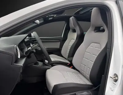 SEAT Ibiza 1.5 EcoTSI FR DSG — Citadine dynamique avec toit panoramique et 150 ch — Miniatur 7