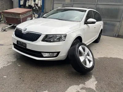 Skoda Octavia 2.0 TDI 150 4x4 — Break polyvalent, traction intégrale et récemment révisé — vista esterna