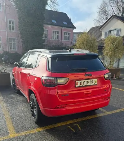 Jeep Compass 1.3 S Plus Sky 4xe — SUV hybride rechargeable, seulement 40 600 km — intérieur